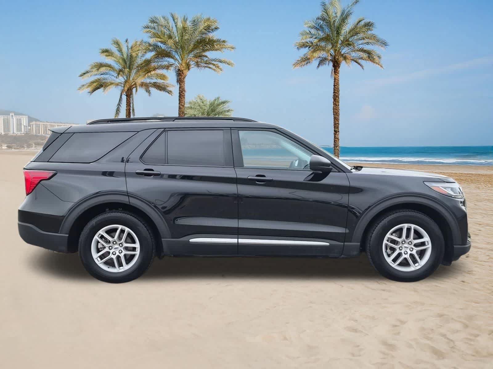 New 2025 Ford Explorer Active RWD image 9