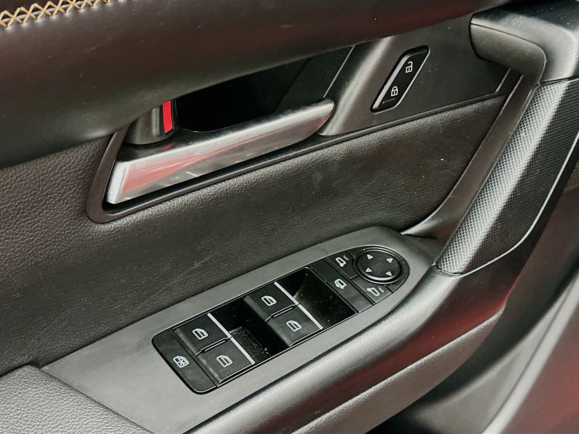 Used 2025 MAZDA CX-50 AWD 2.5 S w/ Premium Plus Pkg image 15