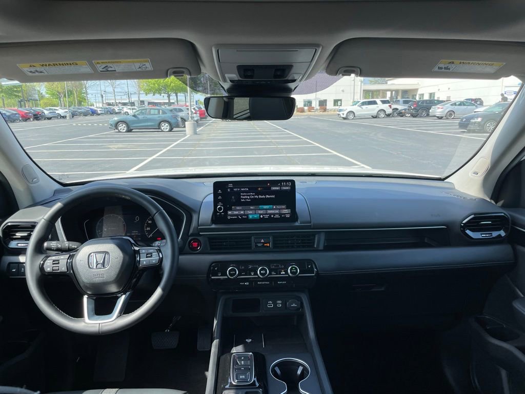 Certified 2025 Honda Pilot Touring image 10