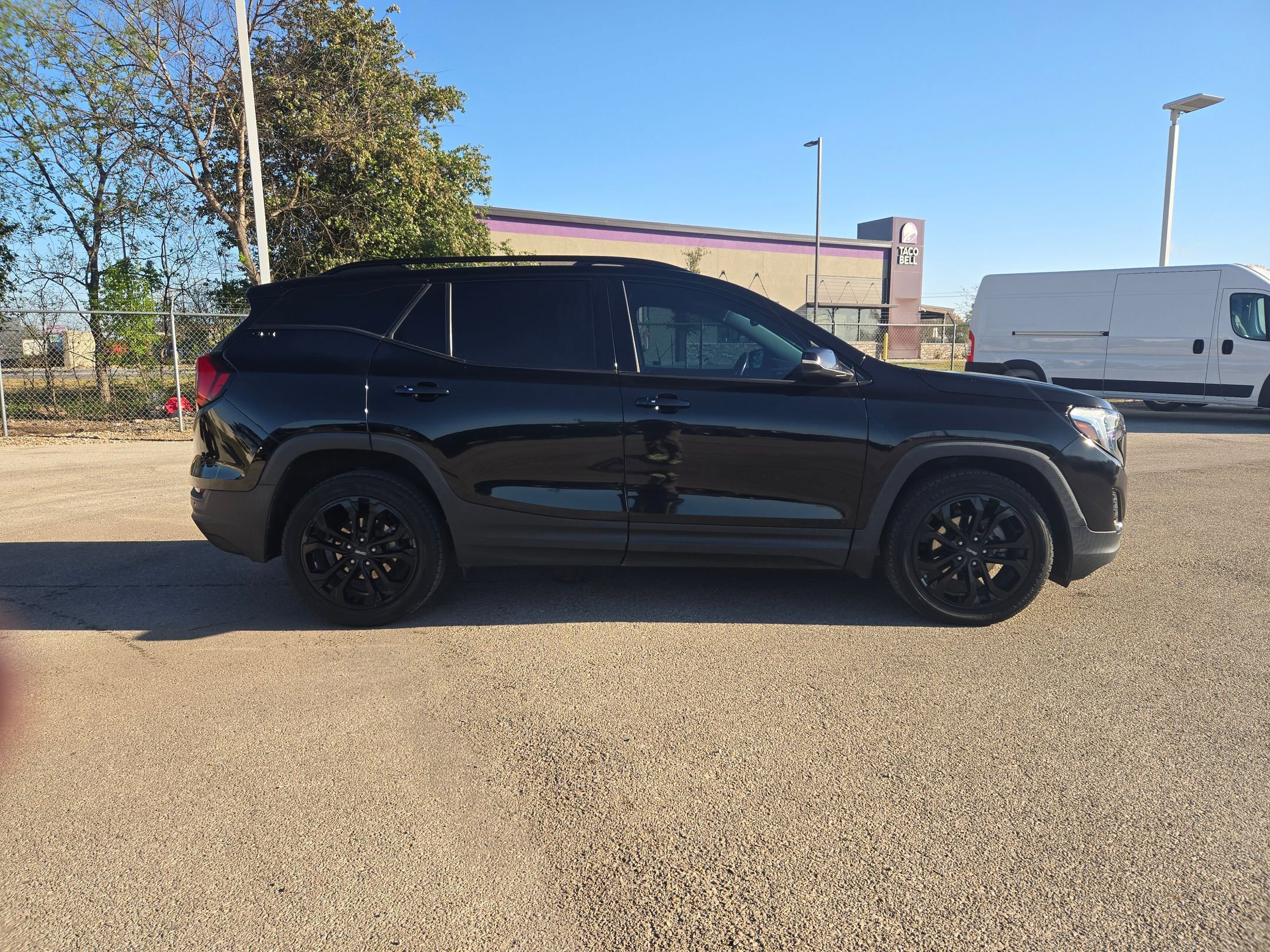 Used 2020 GMC Terrain SLE w/ Driver Convenience Package image 2