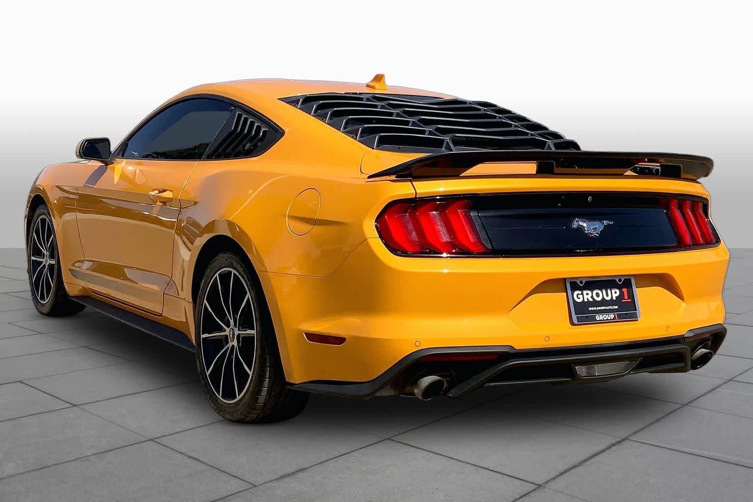 Used 2022 Ford Mustang GT w/ Equipment Group 101A RWD image 11