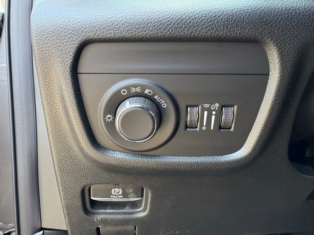 New 2026 Jeep Grand Cherokee L Laredo w/ MOPAR Finishing Package AWD/4WD image 11