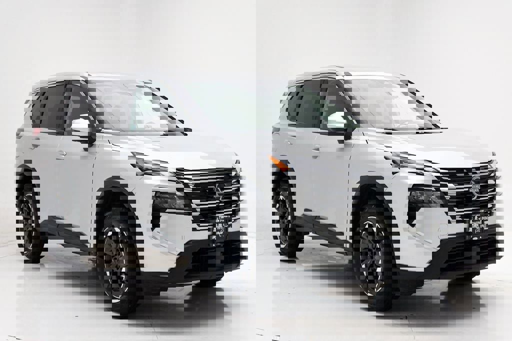 Used 2024 Nissan Rogue SV