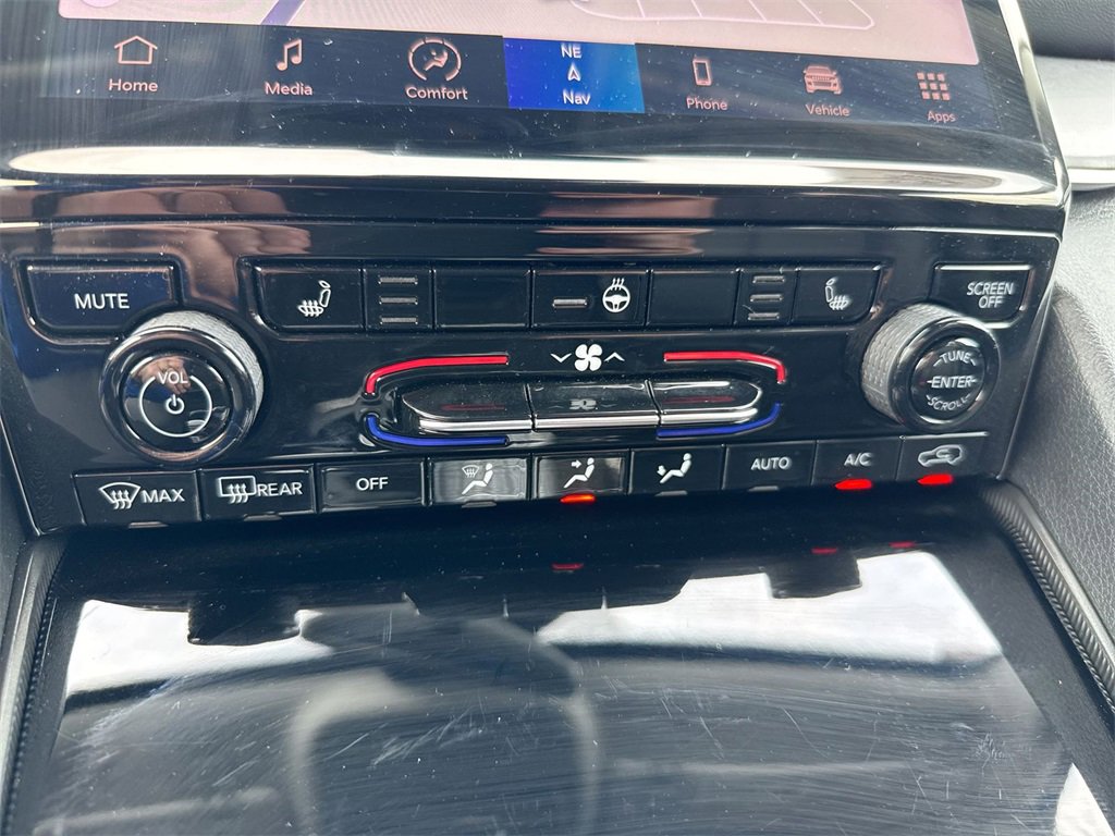 Used 2024 Jeep Grand Cherokee Limited image 19