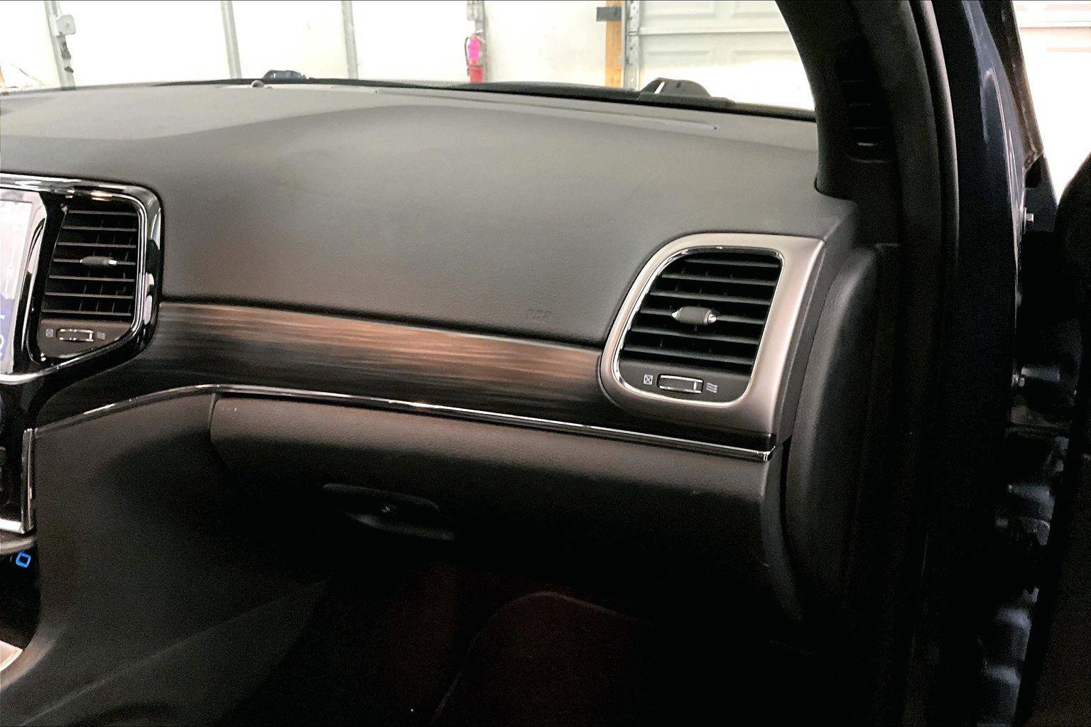 Used 2019 Jeep Grand Cherokee Limited image 15