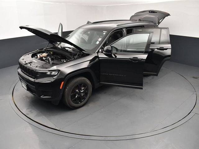 Used 2024 Jeep Grand Cherokee L Altitude AWD/4WD image 27
