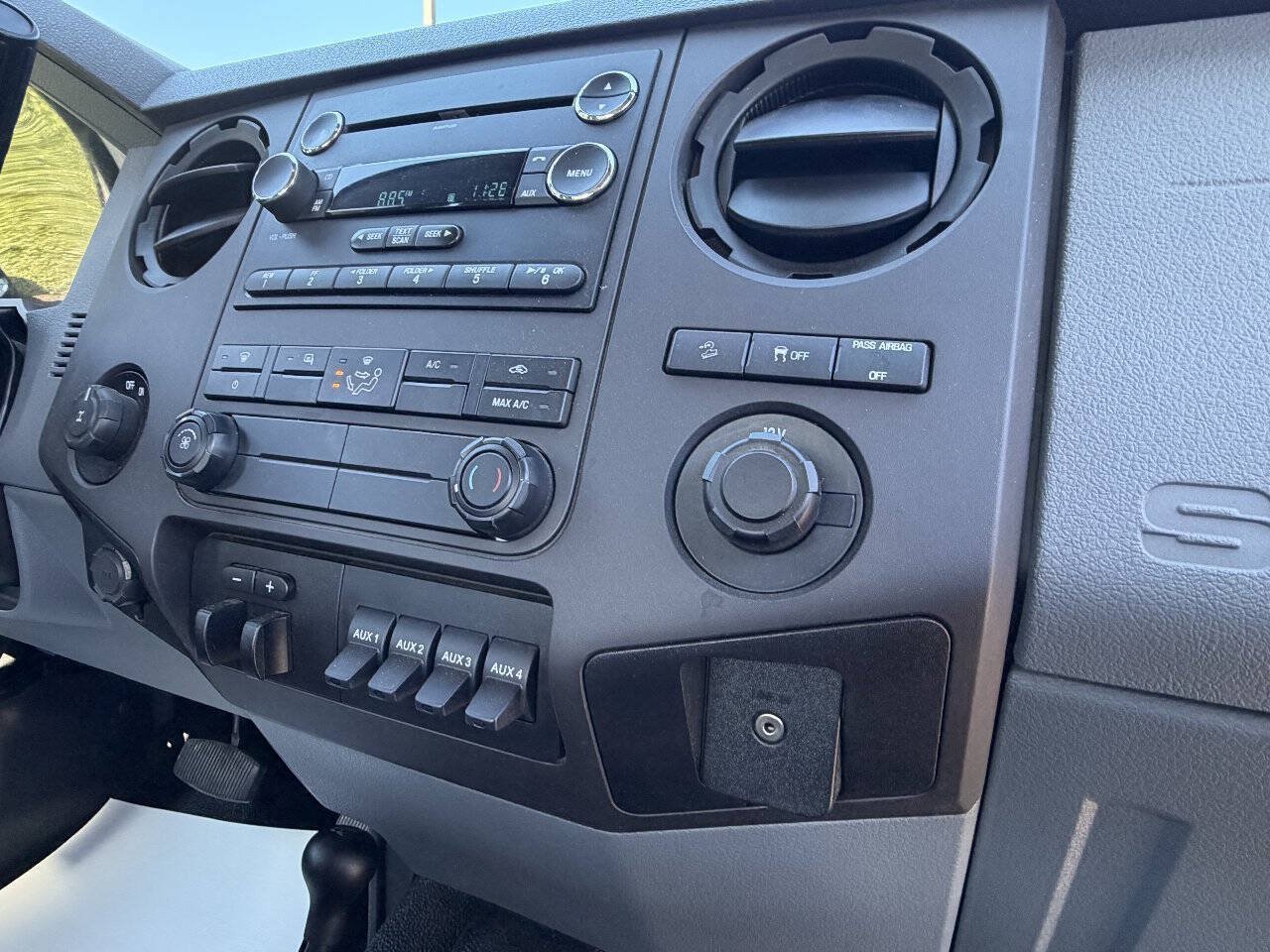 Used 2016 Ford F250 XL w/ XL Appearance Package AWD/4WD image 20