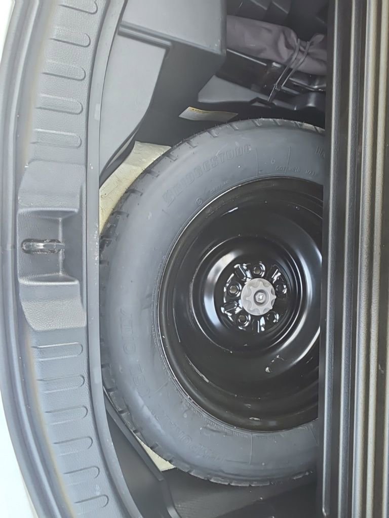 Used 2017 Toyota RAV4 XLE image 14