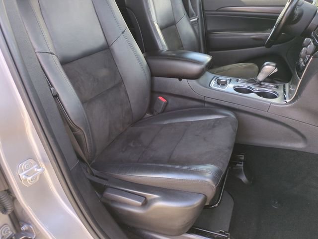 Used 2020 Jeep Grand Cherokee Laredo w/ Quick Order Package 2BN North image 18