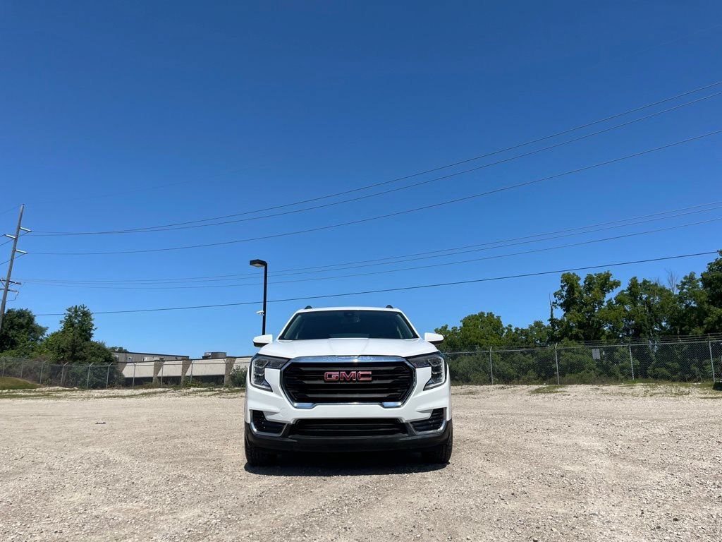 Used 2022 GMC Terrain SLE w/ Driver Convenience Package AWD/4WD image 4