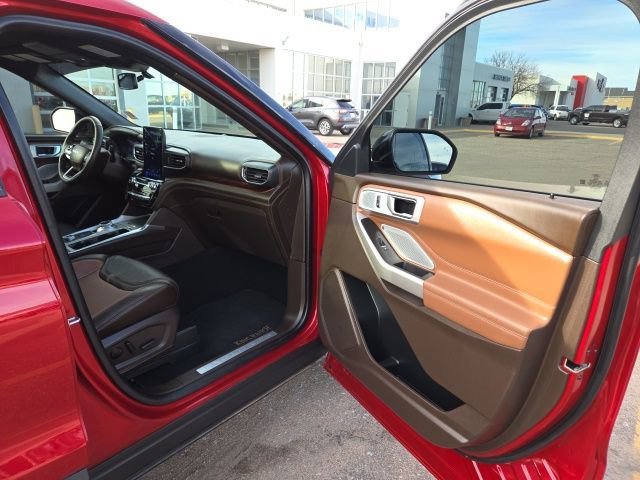 Certified 2024 Ford Explorer King Ranch w/ Technology Package AWD/4WD image 44