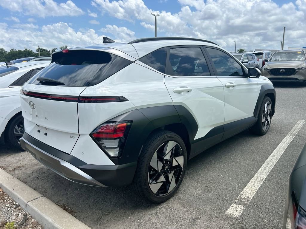 Used 2024 Hyundai Kona Limited FWD image 2