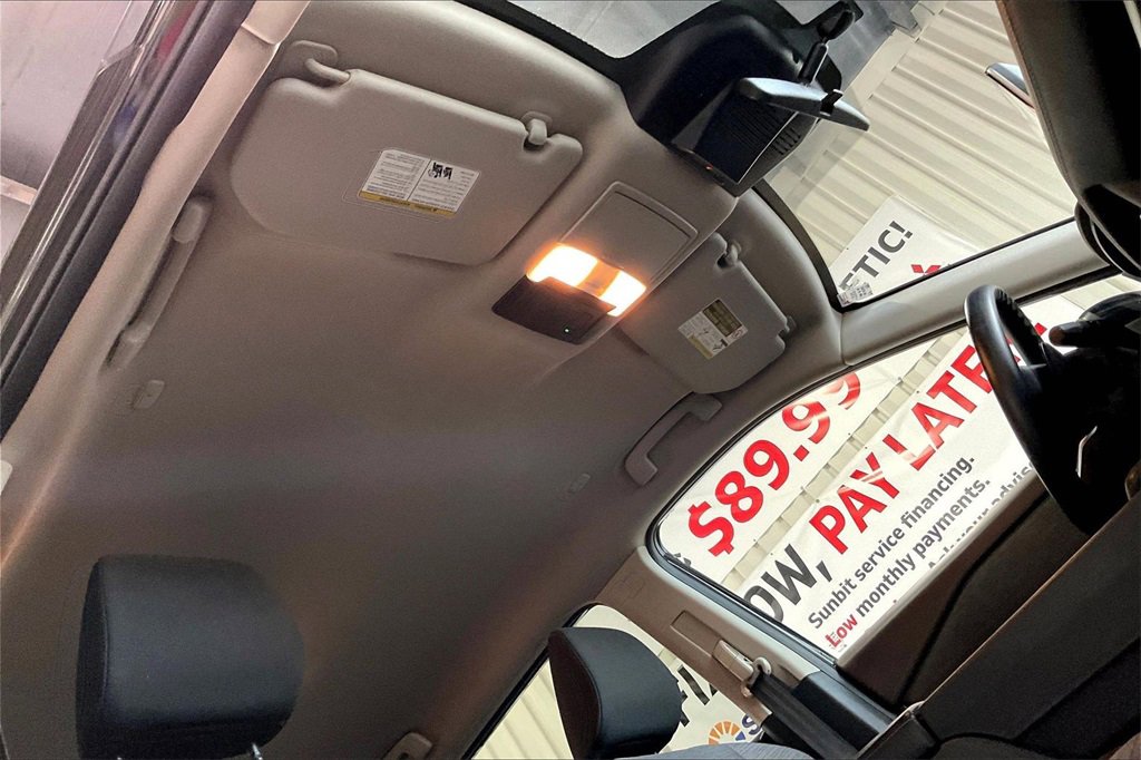 Used 2023 Nissan Rogue SV image 14