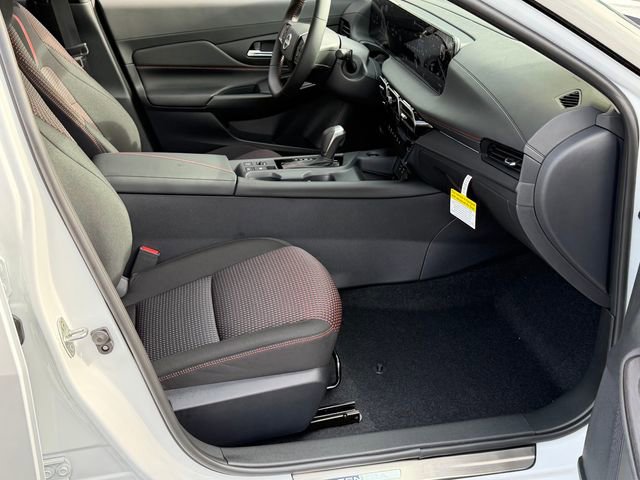 New 2026 Nissan Sentra SR w/ Floor Mat Package FWD image 26
