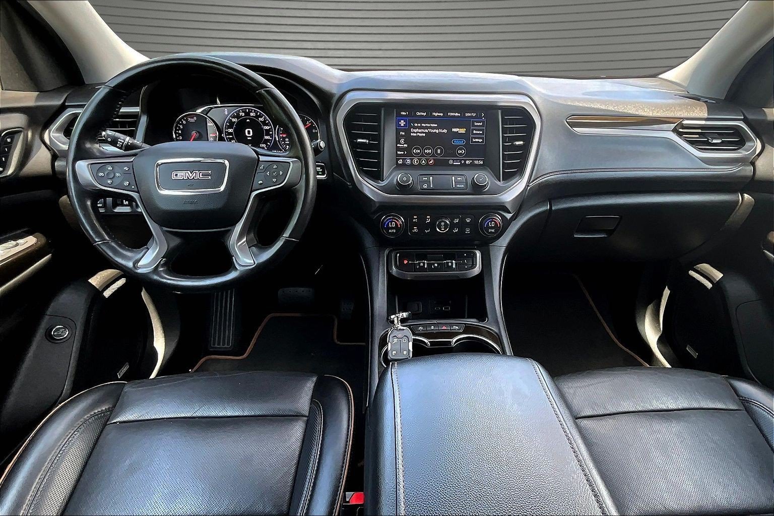 Used 2022 GMC Acadia AT4 w/ Technology Package AWD/4WD image 7