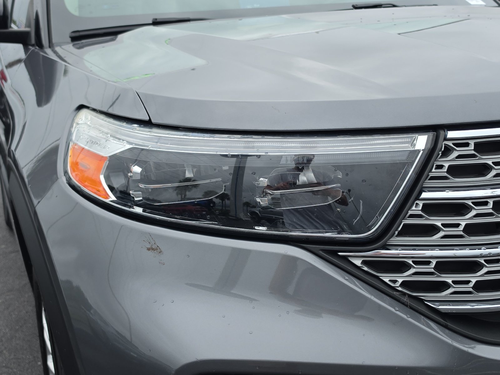 Certified 2021 Ford Explorer Limited w/ Hybrid Equipment Group 310A AWD/4WD image 8