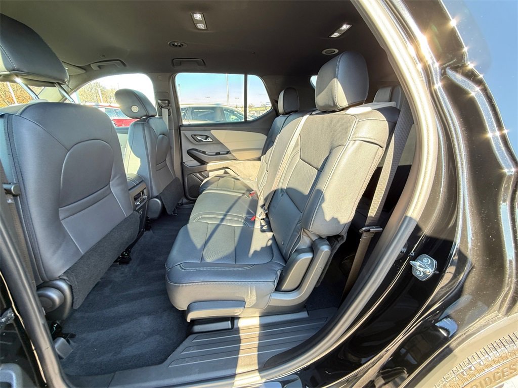 Used 2023 Chevrolet Traverse LS image 25