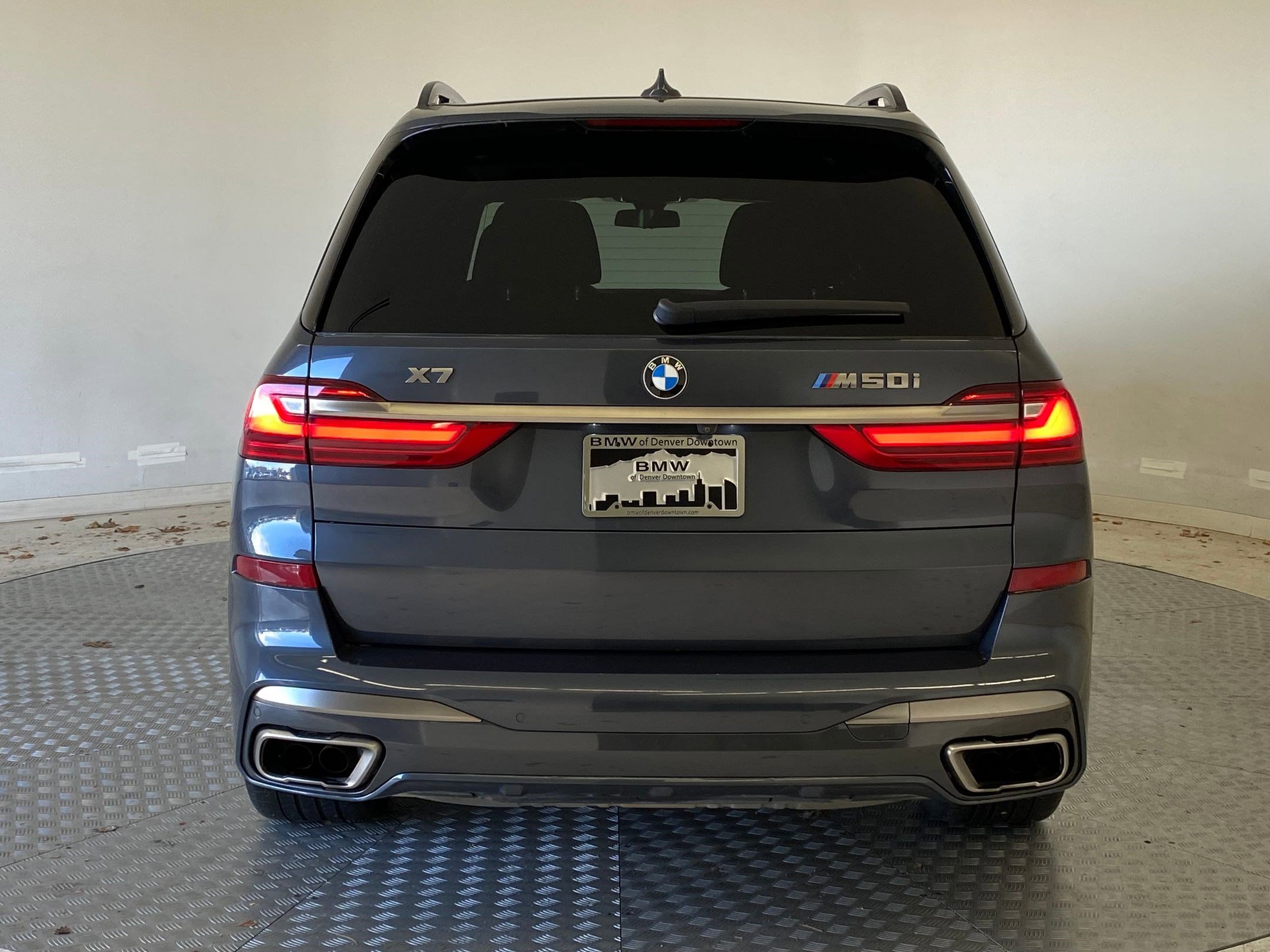 Used 2020 BMW X7 M50i w/ Executive Package image 9