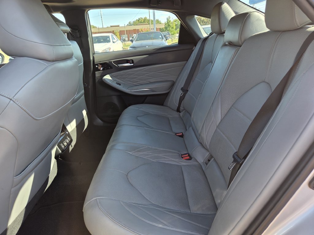 Used 2019 Toyota Avalon Limited w/ Advanced Safety Package FWD image 20
