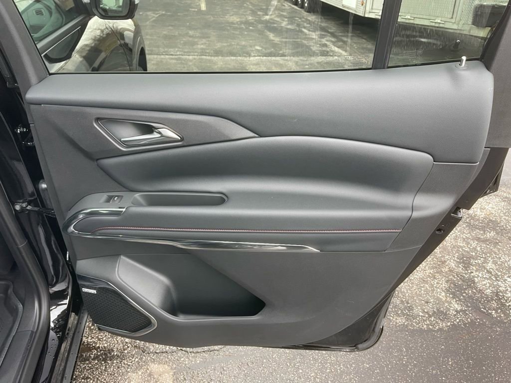 New 2026 Chevrolet Traverse RS w/ LPO, Floor Liner Package image 28