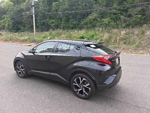 Used 2022 Toyota C-HR XLE FWD image 4