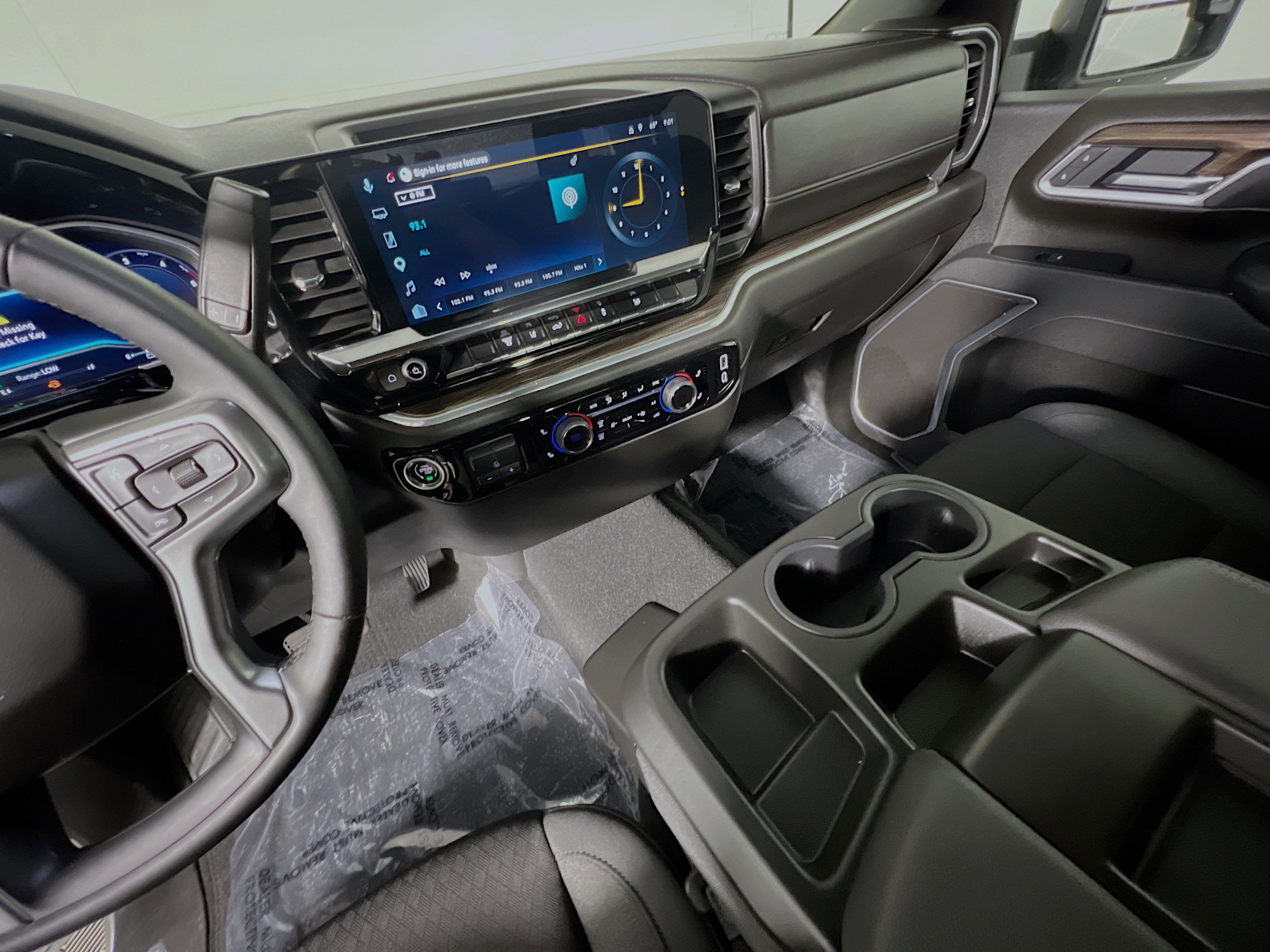 Used 2025 Chevrolet Silverado 2500 LT w/ Convenience Package image 24