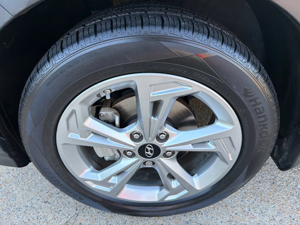 Used 2022 Hyundai Kona SEL w/ Convenience Package FWD image 11