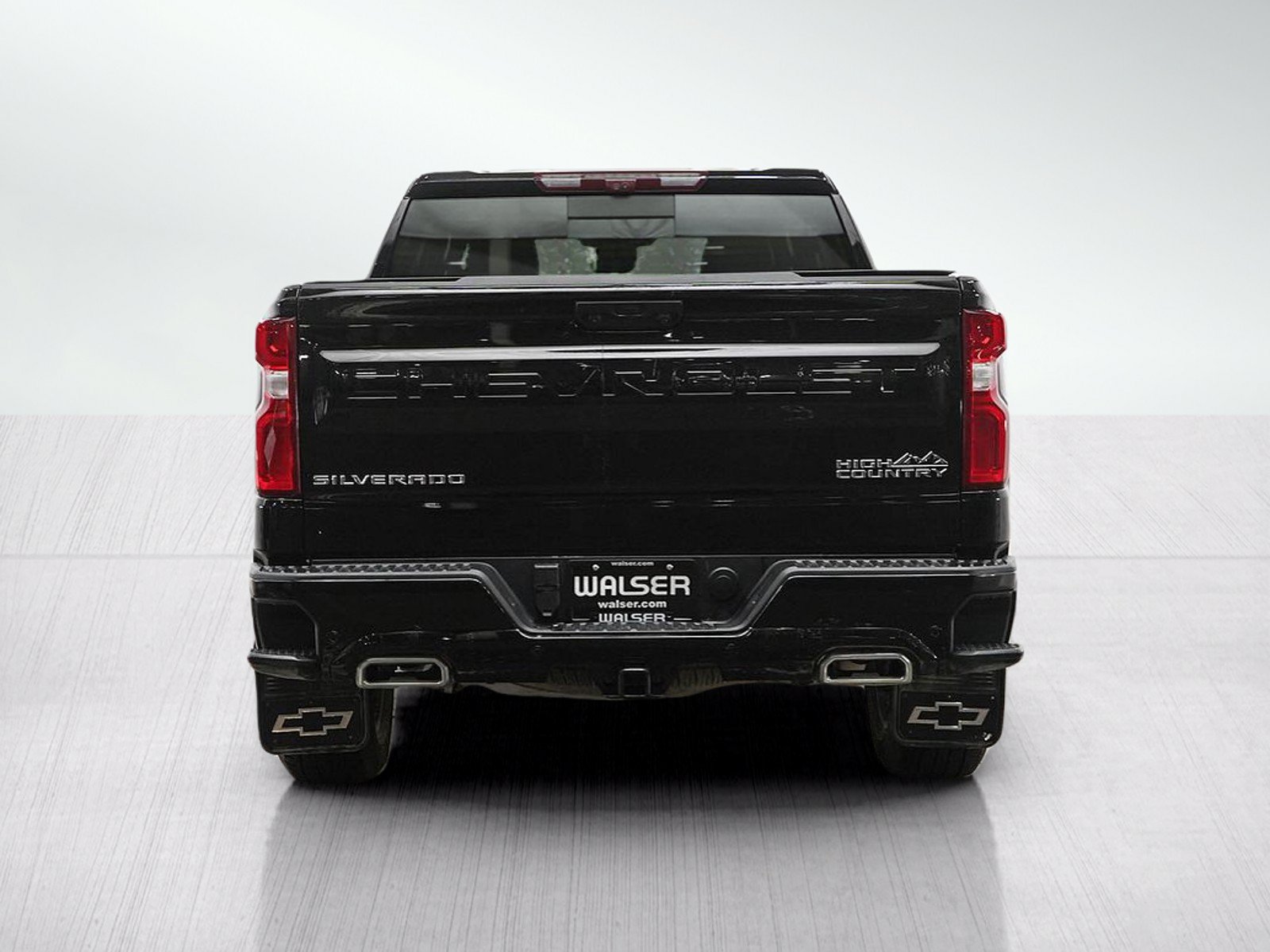 Used 2025 Chevrolet Silverado 1500 High Country w/ Technology Package AWD/4WD image 4