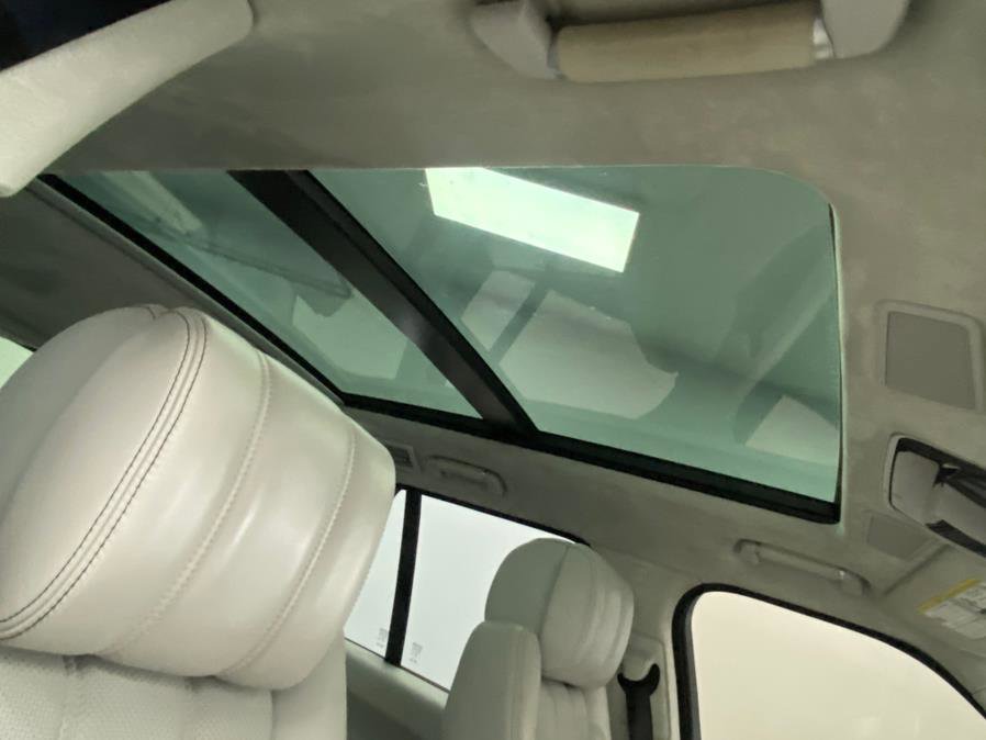 Used 2016 Land Rover Range Rover Autobiography image 23