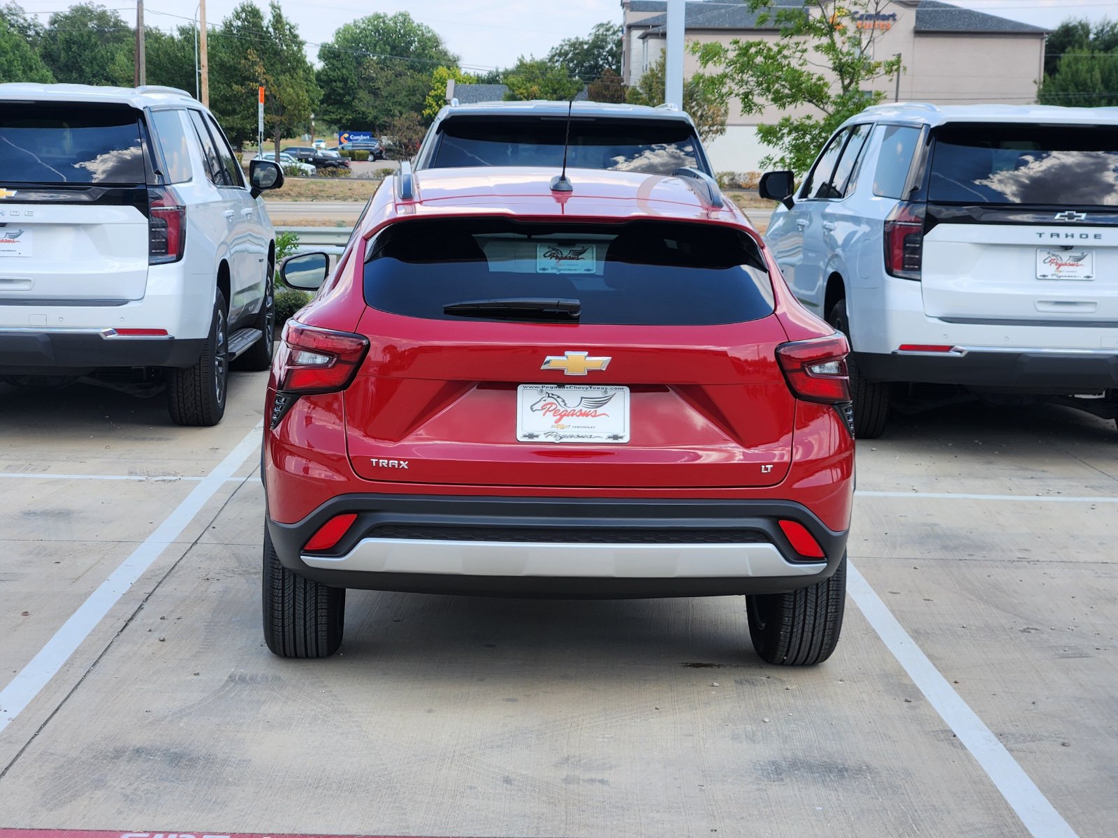 New 2026 Chevrolet Trax LT w/ LT Convenience Package FWD image 8