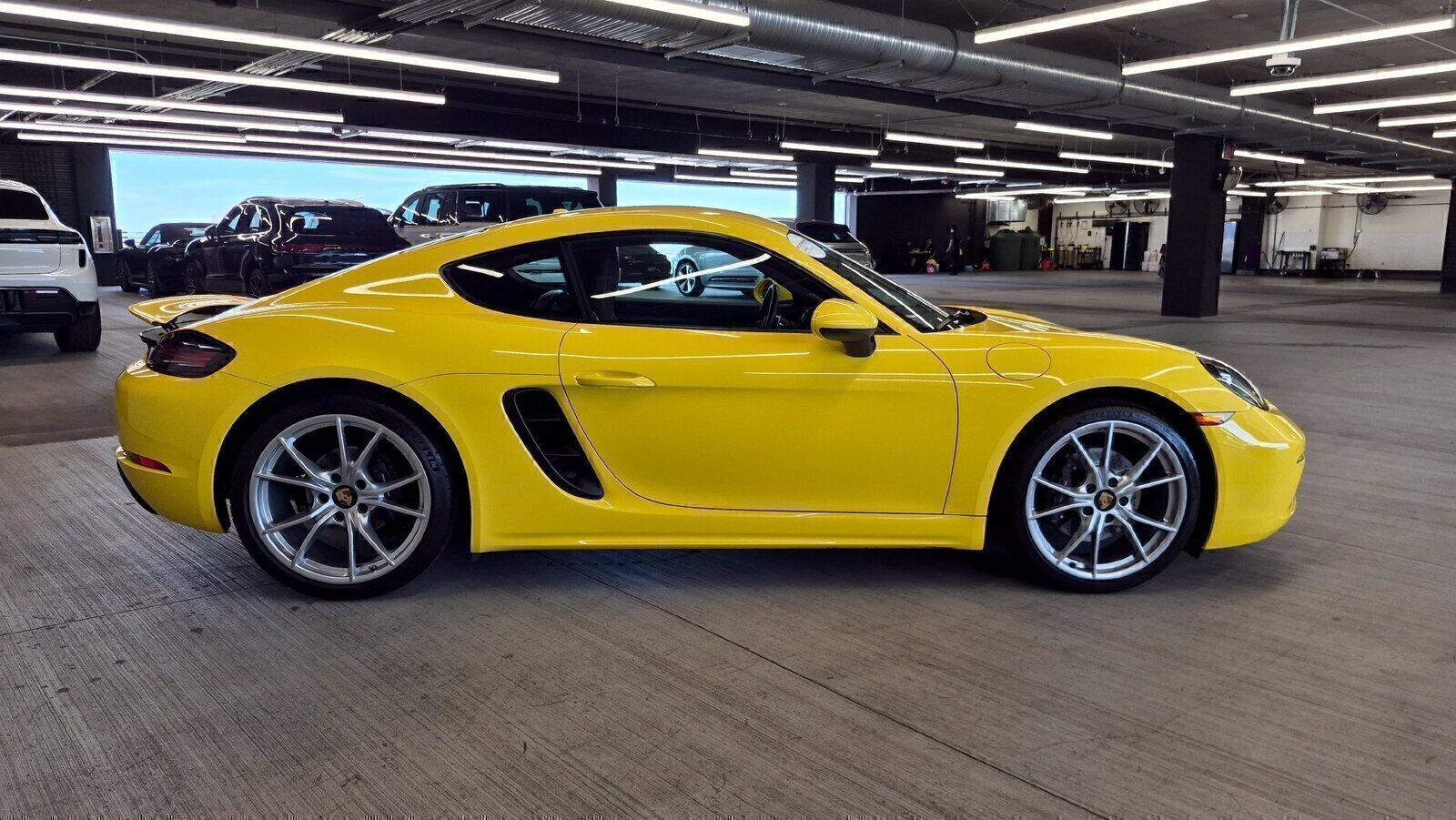Certified 2019 Porsche 718 Cayman RWD image 7