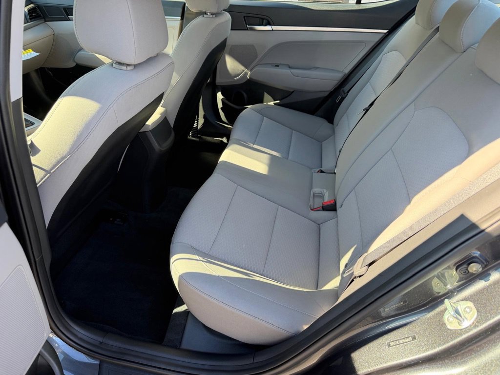 Used 2020 Hyundai Elantra SE FWD image 18