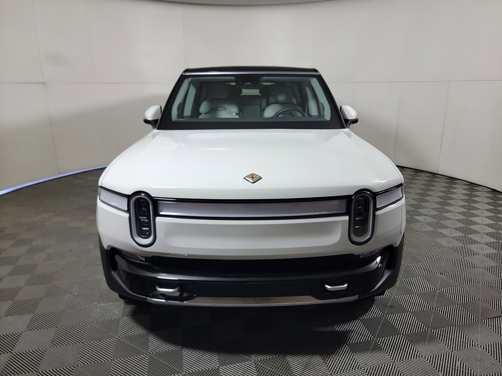 Used 2024 Rivian R1S Adventure AWD/4WD image 8