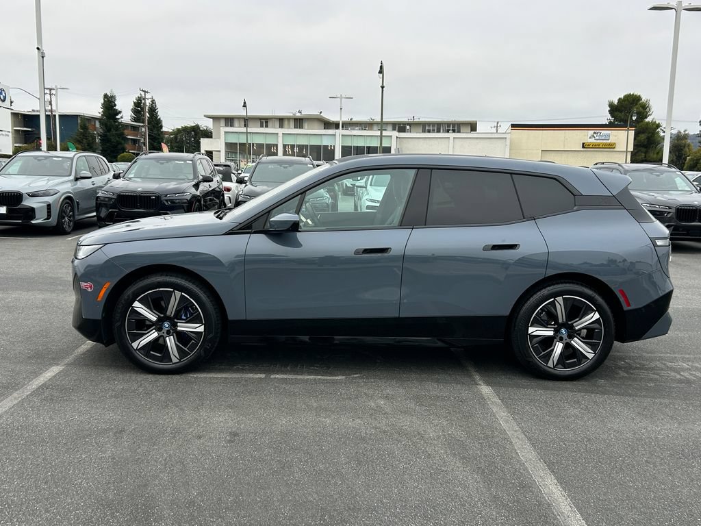 Used 2024 BMW iX xDrive50 w/ Sport Package AWD/4WD image 2