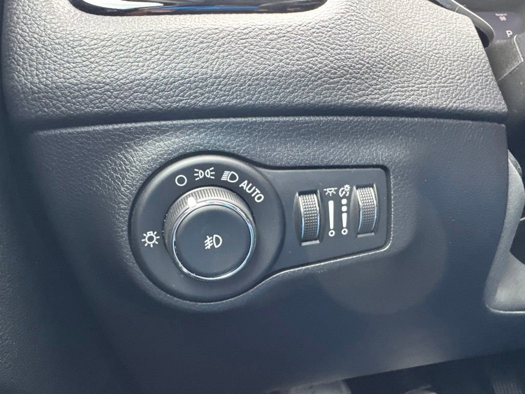 Used 2020 Jeep Compass Limited AWD/4WD image 20