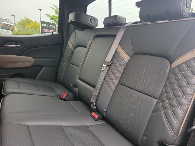 New 2026 GMC Canyon Denali AWD/4WD image 9