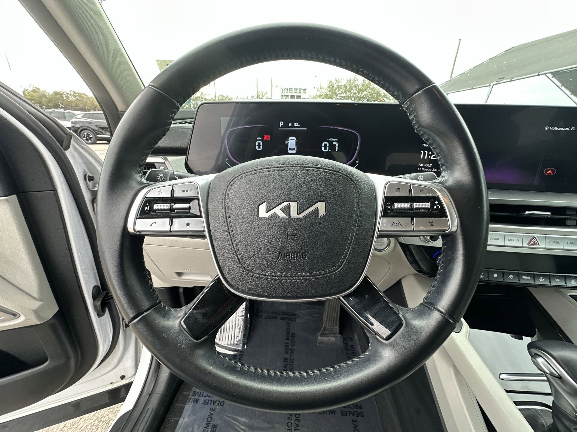 Used 2023 Kia Telluride S image 11