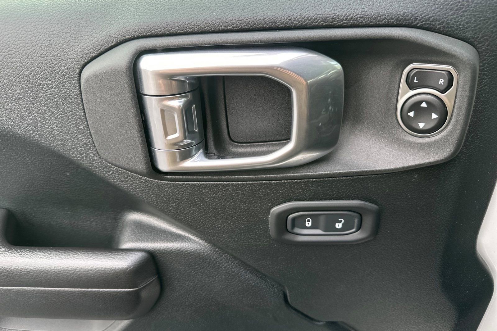 Used 2021 Jeep Wrangler Rubicon image 11