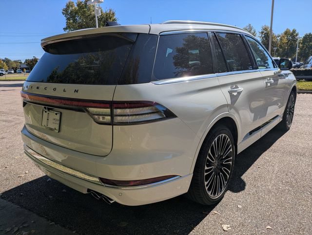 New 2025 Lincoln Aviator Black Label AWD/4WD image 4