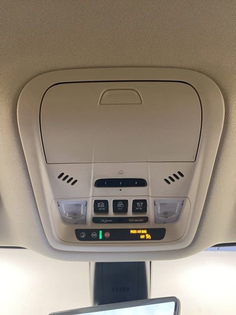 Used 2023 Buick Enclave Avenir w/ Avenir Technology Package image 14