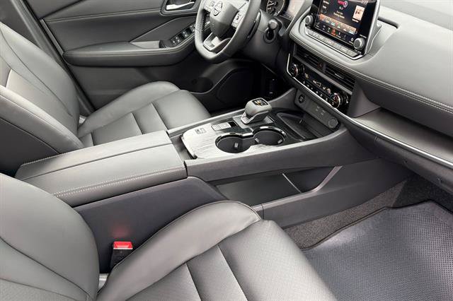 New 2026 Nissan Rogue Dark Armor FWD image 17