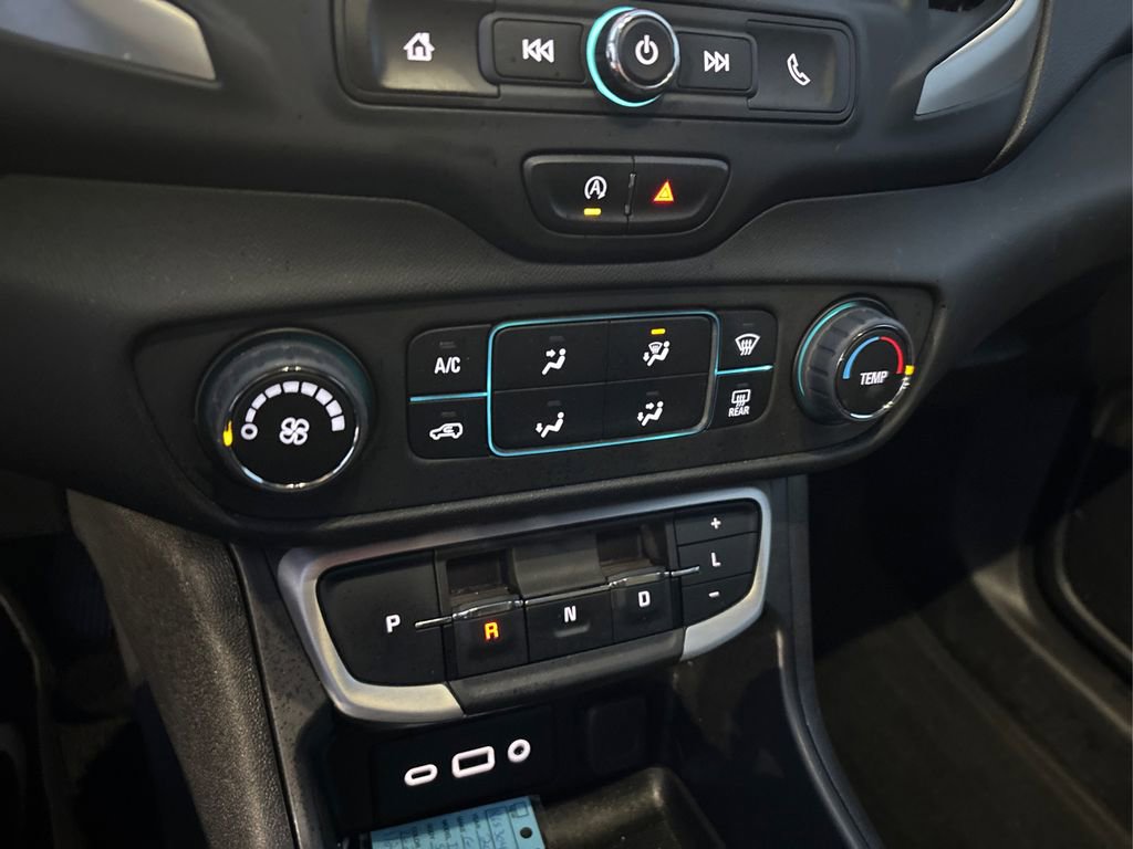 Used 2023 GMC Terrain SLE image 27