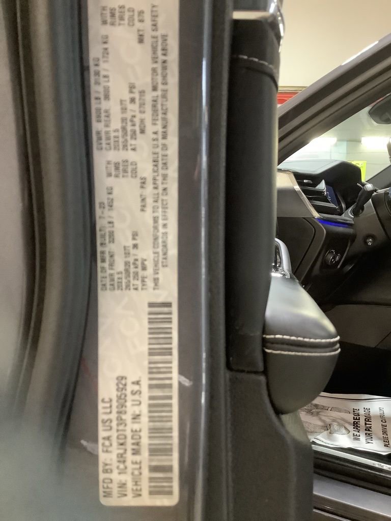 Used 2023 Jeep Grand Cherokee L Overland w/ Advanced Protech Group III image 23