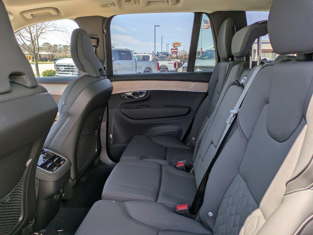 New 2026 Volvo XC90 B6 Plus w/ Protection Package Premier AWD/4WD image 13