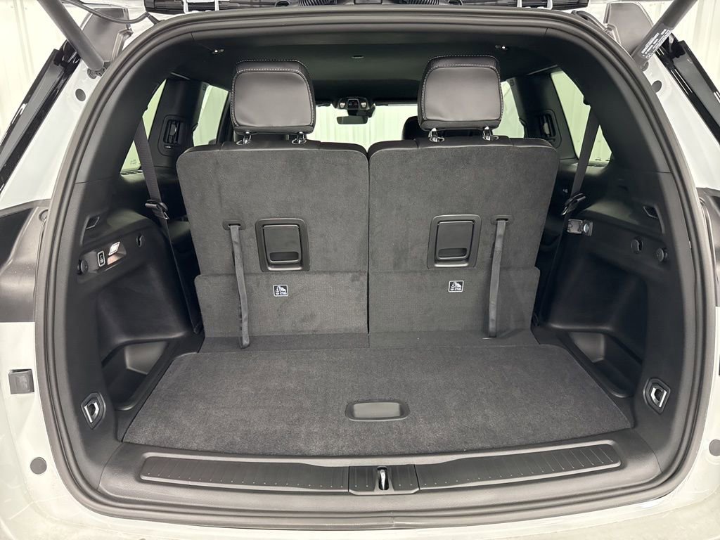 Used 2025 Jeep Grand Cherokee L Limited w/ MOPAR Finishing Package image 8