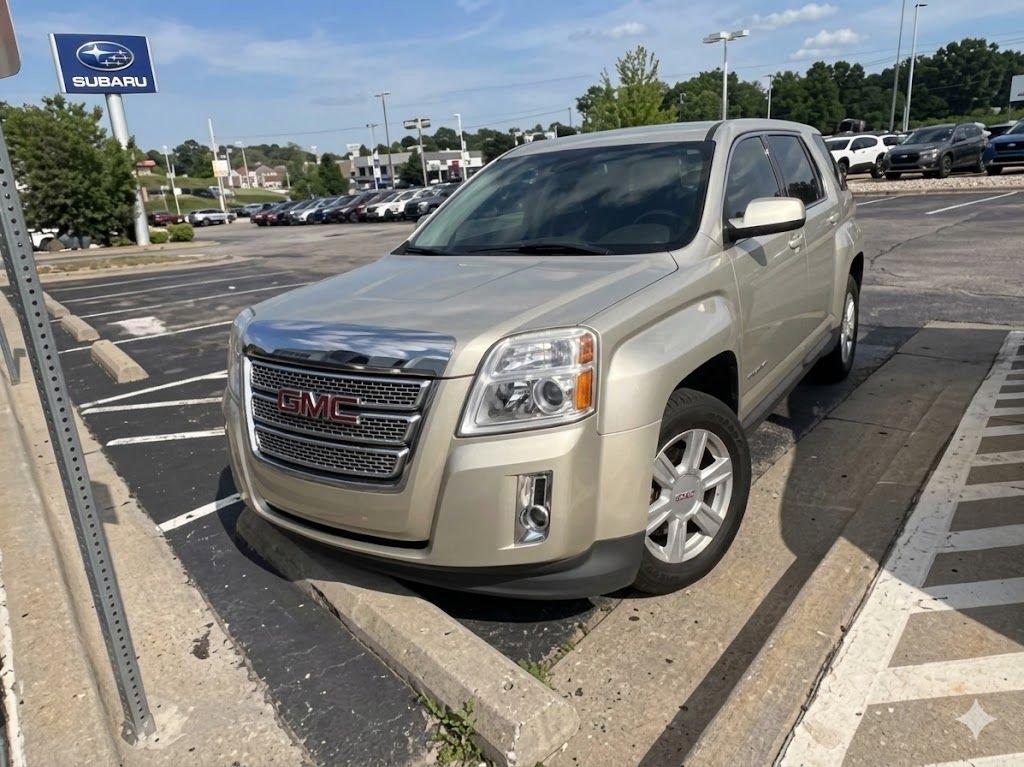 Used 2015 GMC Terrain SLE FWD image 2