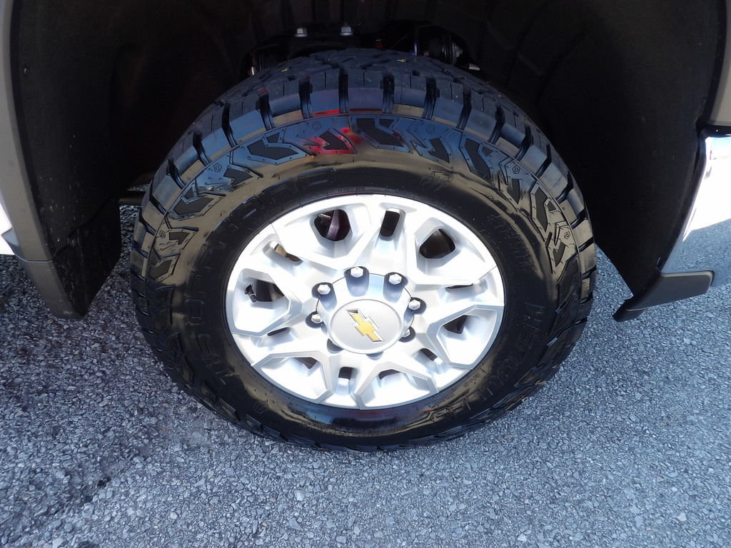 Used 2025 Chevrolet Silverado 3500 LT w/ Safety Package AWD/4WD image 59