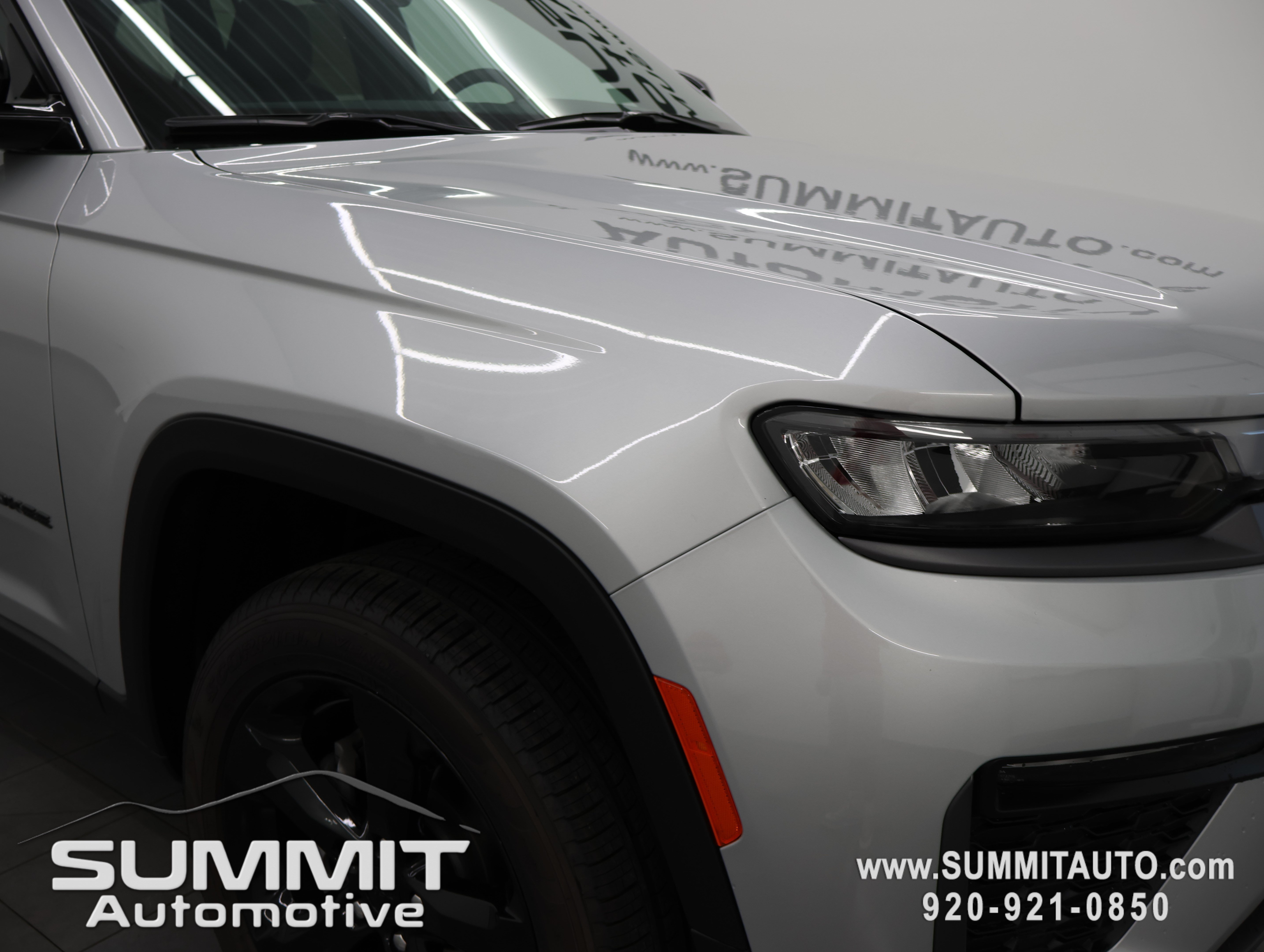 New 2026 Jeep Grand Cherokee Limited w/ Limited Altitude Package AWD/4WD image 25