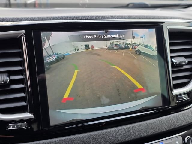 Used 2024 Chrysler Pacifica Touring-L image 31