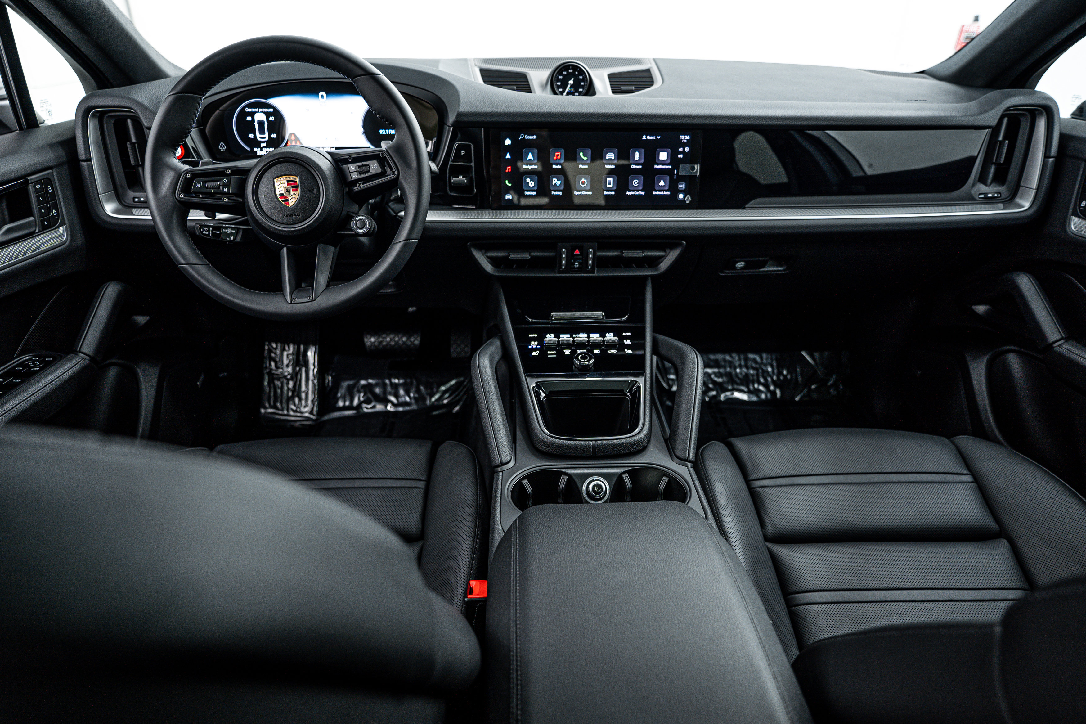 Certified 2025 Porsche Cayenne Coupe image 13